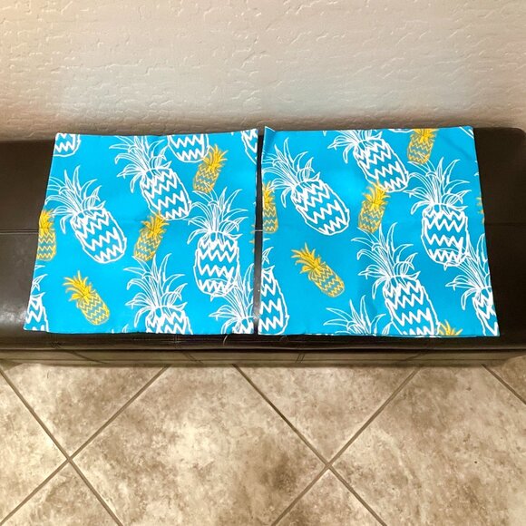 New Pier 1 Pillow Covers Set of 2 Pineapple Blue White Yellow Tropical - Picture 1 of 7